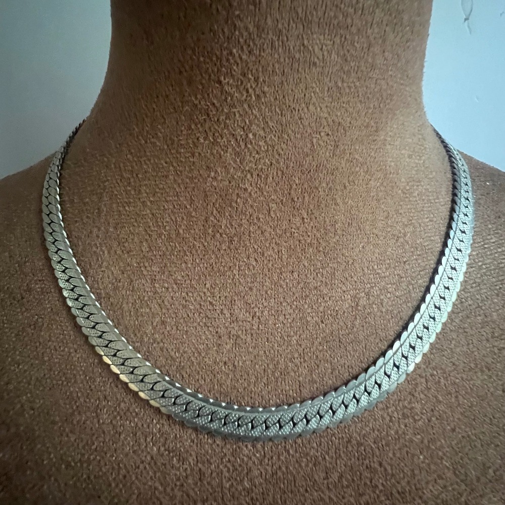 Vintage Silver Tone Textured Herringbone Flat Snake Chain Necklace 17in Y2K